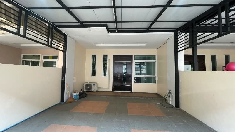 ทาวน์เฮ้าส์ 3 ชั้น เดอะบริติช กัลปพฤกษ์ พร้อมอยูู่ ราคาถูก, กรุงเทพ, กัลปพฤกษ์, บางหว้า, ภาษีเจริญ, กรุงเทพ, 220 ตร.ม., ทาวน์เฮ้าส์ ขาย, โดย คุณฐานิต (เตย), 500216940 - DDproperty.com