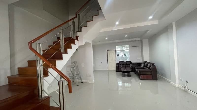 ทาวน์เฮ้าส์ 3 ชั้น เดอะบริติช กัลปพฤกษ์ พร้อมอยูู่ ราคาถูก, Bangkok, กัลปพฤกษ์, Bang Wa, Phasi Charoen, Bangkok, 3 Bedrooms, 220 sqm, Townhouse For Sale, by คุณฐานิต (เตย), 500216940 - DDproperty.com