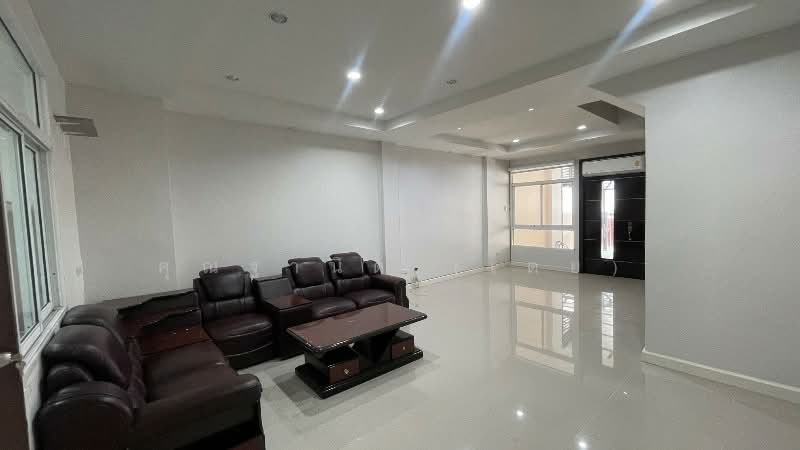 ทาวน์เฮ้าส์ 3 ชั้น เดอะบริติช กัลปพฤกษ์ พร้อมอยูู่ ราคาถูก, กรุงเทพ, กัลปพฤกษ์, บางหว้า, ภาษีเจริญ, กรุงเทพ, 220 ตร.ม., ทาวน์เฮ้าส์ ขาย, โดย คุณฐานิต (เตย), 500216940 - DDproperty.com