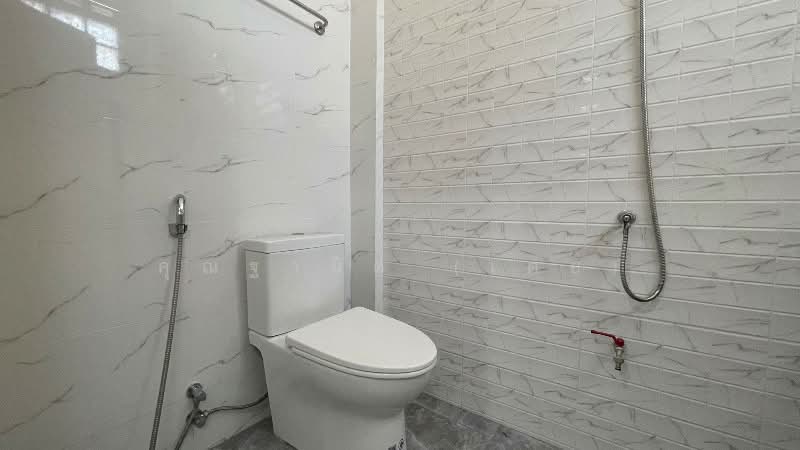 ทาวน์เฮ้าส์ 3 ชั้น เดอะบริติช กัลปพฤกษ์ พร้อมอยูู่ ราคาถูก, กรุงเทพ, กัลปพฤกษ์, บางหว้า, ภาษีเจริญ, กรุงเทพ, 220 ตร.ม., ทาวน์เฮ้าส์ ขาย, โดย คุณฐานิต (เตย), 500216940 - DDproperty.com