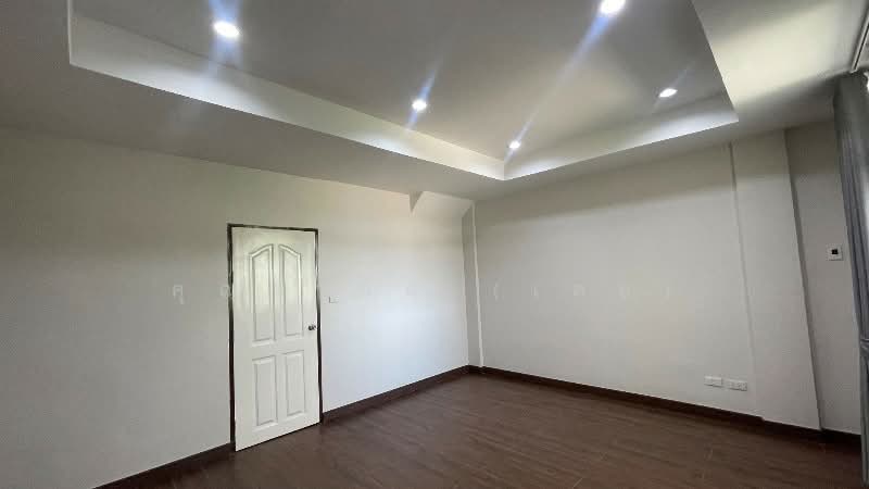 ทาวน์เฮ้าส์ 3 ชั้น เดอะบริติช กัลปพฤกษ์ พร้อมอยูู่ ราคาถูก, กรุงเทพ, กัลปพฤกษ์, บางหว้า, ภาษีเจริญ, กรุงเทพ, 220 ตร.ม., ทาวน์เฮ้าส์ ขาย, โดย คุณฐานิต (เตย), 500216940 - DDproperty.com