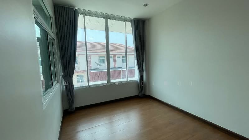 ทาวน์เฮ้าส์ 3 ชั้น เดอะบริติช กัลปพฤกษ์ พร้อมอยูู่ ราคาถูก, กรุงเทพ, กัลปพฤกษ์, บางหว้า, ภาษีเจริญ, กรุงเทพ, 220 ตร.ม., ทาวน์เฮ้าส์ ขาย, โดย คุณฐานิต (เตย), 500216940 - DDproperty.com