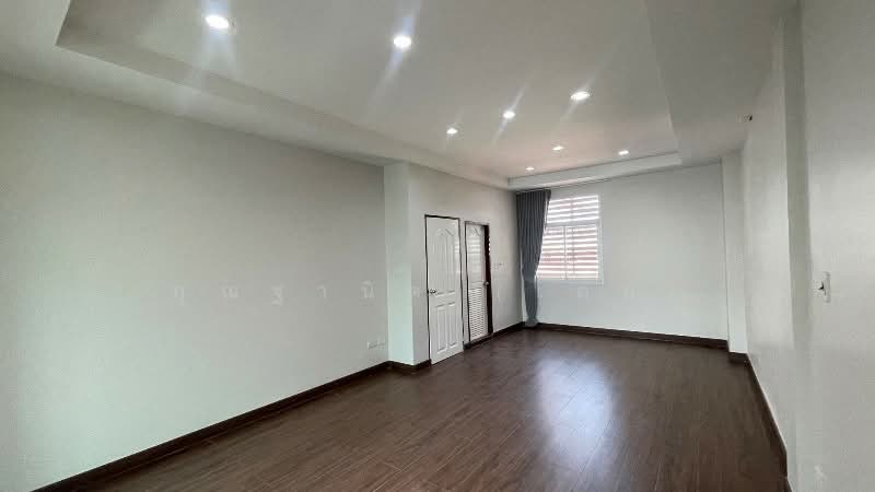 ทาวน์เฮ้าส์ 3 ชั้น เดอะบริติช กัลปพฤกษ์ พร้อมอยูู่ ราคาถูก, Bangkok, กัลปพฤกษ์, Bang Wa, Phasi Charoen, Bangkok, 3 Bedrooms, 220 sqm, Townhouse For Sale, by คุณฐานิต (เตย), 500216940 - DDproperty.com