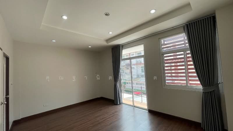 ทาวน์เฮ้าส์ 3 ชั้น เดอะบริติช กัลปพฤกษ์ พร้อมอยูู่ ราคาถูก, Bangkok, กัลปพฤกษ์, Bang Wa, Phasi Charoen, Bangkok, 3 Bedrooms, 220 sqm, Townhouse For Sale, by คุณฐานิต (เตย), 500216940 - DDproperty.com