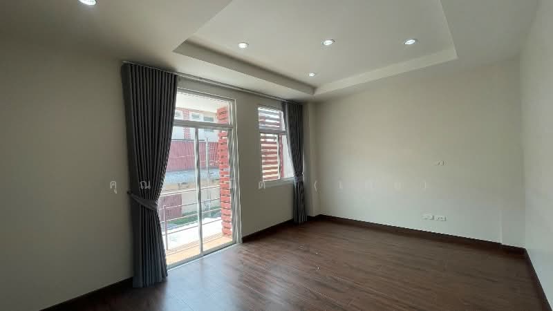 ทาวน์เฮ้าส์ 3 ชั้น เดอะบริติช กัลปพฤกษ์ พร้อมอยูู่ ราคาถูก, กรุงเทพ, กัลปพฤกษ์, บางหว้า, ภาษีเจริญ, กรุงเทพ, 220 ตร.ม., ทาวน์เฮ้าส์ ขาย, โดย คุณฐานิต (เตย), 500216940 - DDproperty.com