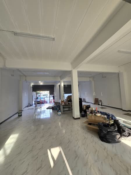 For Rent - อาคารพาณิชย์ ทำเลทอง ใกล้ MRT Interchange เตาปูน 70 เมตร, Bangkok