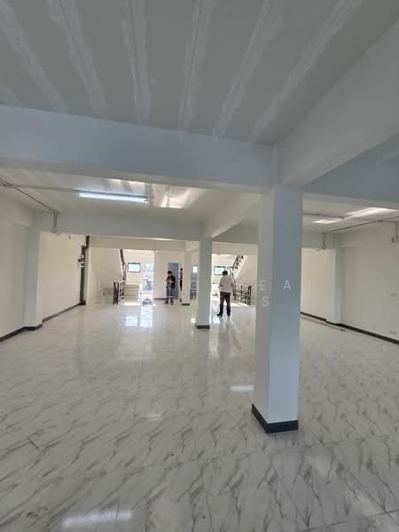 For Rent - อาคารพาณิชย์ ทำเลทอง ใกล้ MRT Interchange เตาปูน 70 เมตร, Bangkok