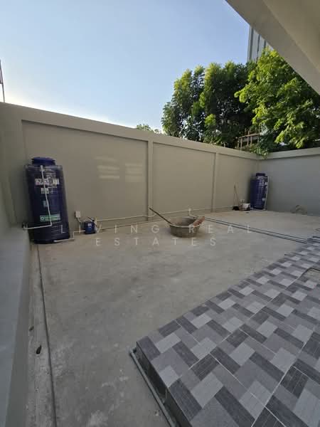 For Rent - อาคารพาณิชย์ ทำเลทอง ใกล้ MRT Interchange เตาปูน 70 เมตร, Bangkok