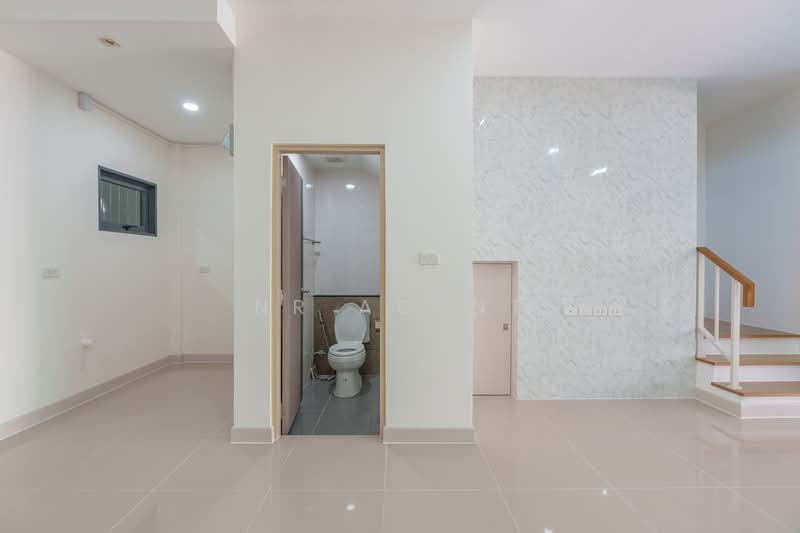 Baan Klang Muang Sathorn-Suksawat, Samut Prakan, 29 Suk Sawat 39, Bang Phung, Phra Pra Daeng, Samut Prakan, 3 Bedrooms, 185 sqm, Townhouse For Sale, by NR AGENT, 500217056 - DDproperty.com