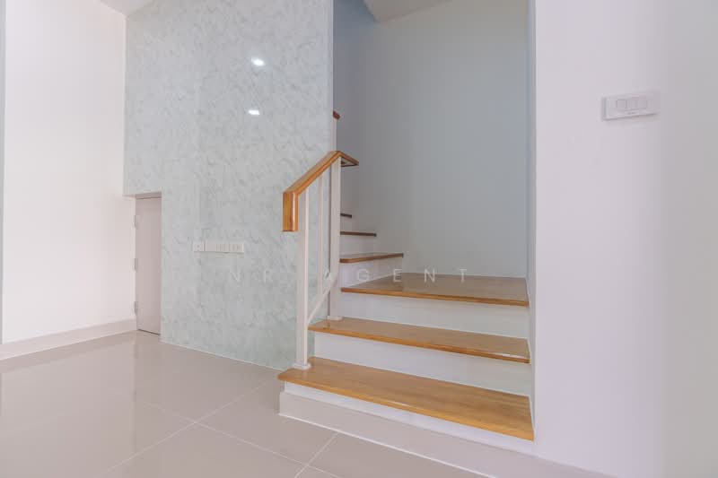 Baan Klang Muang Sathorn-Suksawat : บ้านกลางเมือง สาทร-สุขสวัสดิ์, สมุทรปราการ, 29 สุขสวัสดิ์ 39, บางพึ่ง, พระประแดง, สมุทรปราการ, 185 ตร.ม., ทาวน์เฮ้าส์ ขาย, โดย NR AGENT, 500217056 - DDproperty.com