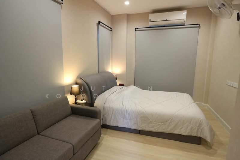 V Compound Tiwanon-Rangsit, Pathum Thani, Tiwanon Road, Bang Kadi, Muang Pathum Thani, Pathum Thani, 3 Bedrooms, 159 sqm, Townhouse For Sale, by Jutanon Komoottanaruk, 500217120 - DDproperty.com