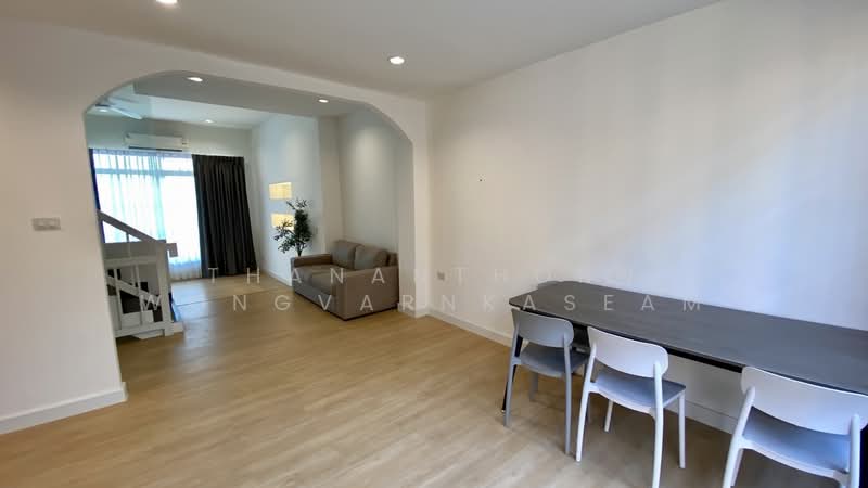 Baan Klang Muang Ladprao-Yothin Phatthana : บ้านกลางเมือง ลาดพร้าว-โยธินพัฒนา, กรุงเทพ, ซอยหมู่บ้านบ้านกลางเมืองลาดพร้าว-โยธินพัฒนา, ลาดพร้าว, ลาดพร้าว, กรุงเทพ, 180 ตร.ม., ทาวน์เฮ้าส์ ให้เช่า, โดย Thananthorn Wongvarnkaseam, 500217121 - DDproperty.com