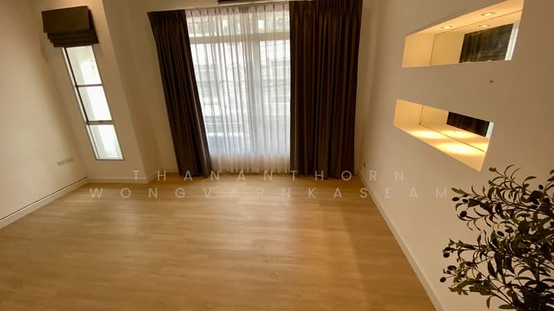 Baan Klang Muang Ladprao-Yothin Phatthana, Bangkok, Soi Baan Klang Muang Ladprao-Yothin Phatthana, Lat Phrao, Lat Phrao, Bangkok, 2 Bedrooms, 180 sqm, Townhouse For Rent, by Thananthorn Wongvarnkaseam, 500217121 - DDproperty.com