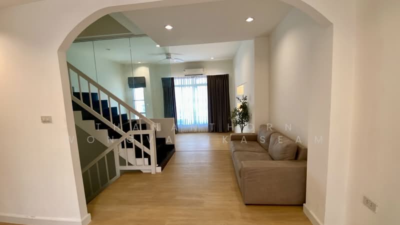 Baan Klang Muang Ladprao-Yothin Phatthana, Bangkok, Soi Baan Klang Muang Ladprao-Yothin Phatthana, Lat Phrao, Lat Phrao, Bangkok, 2 Bedrooms, 180 sqm, Townhouse For Rent, by Thananthorn Wongvarnkaseam, 500217121 - DDproperty.com