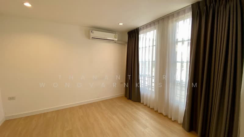 Baan Klang Muang Ladprao-Yothin Phatthana, Bangkok, Soi Baan Klang Muang Ladprao-Yothin Phatthana, Lat Phrao, Lat Phrao, Bangkok, 2 Bedrooms, 180 sqm, Townhouse For Rent, by Thananthorn Wongvarnkaseam, 500217121 - DDproperty.com