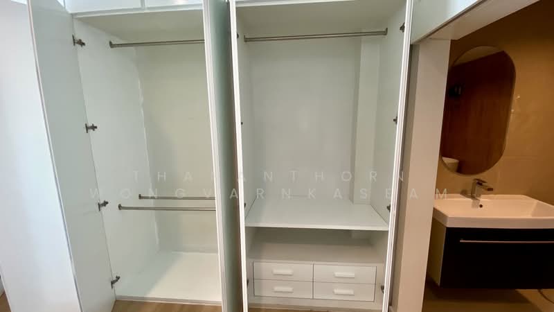 Baan Klang Muang Ladprao-Yothin Phatthana, Bangkok, Soi Baan Klang Muang Ladprao-Yothin Phatthana, Lat Phrao, Lat Phrao, Bangkok, 2 Bedrooms, 180 sqm, Townhouse For Rent, by Thananthorn Wongvarnkaseam, 500217121 - DDproperty.com