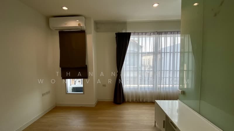 Baan Klang Muang Ladprao-Yothin Phatthana : บ้านกลางเมือง ลาดพร้าว-โยธินพัฒนา, กรุงเทพ, ซอยหมู่บ้านบ้านกลางเมืองลาดพร้าว-โยธินพัฒนา, ลาดพร้าว, ลาดพร้าว, กรุงเทพ, 180 ตร.ม., ทาวน์เฮ้าส์ ให้เช่า, โดย Thananthorn Wongvarnkaseam, 500217121 - DDproperty.com