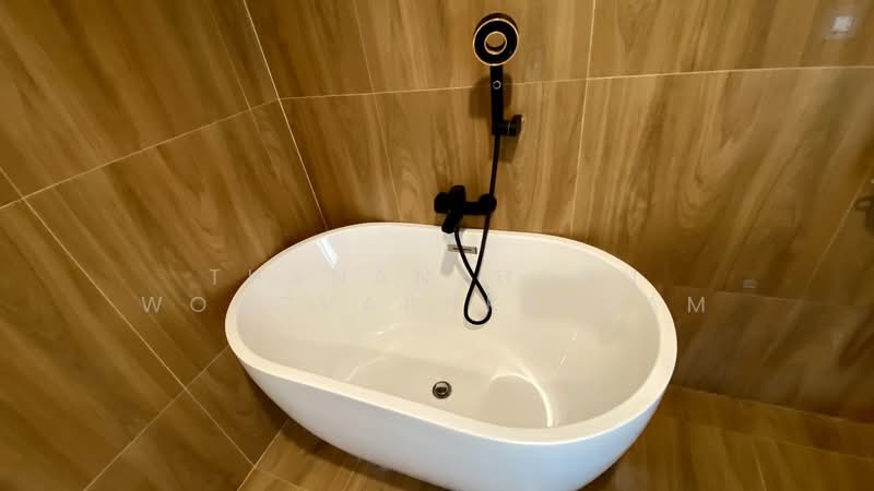 Baan Klang Muang Ladprao-Yothin Phatthana, Bangkok, Soi Baan Klang Muang Ladprao-Yothin Phatthana, Lat Phrao, Lat Phrao, Bangkok, 2 Bedrooms, 180 sqm, Townhouse For Rent, by Thananthorn Wongvarnkaseam, 500217121 - DDproperty.com