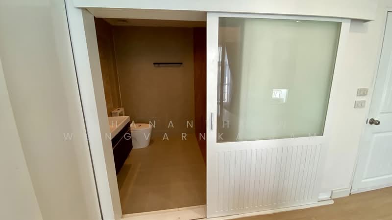 Baan Klang Muang Ladprao-Yothin Phatthana, Bangkok, Soi Baan Klang Muang Ladprao-Yothin Phatthana, Lat Phrao, Lat Phrao, Bangkok, 2 Bedrooms, 180 sqm, Townhouse For Rent, by Thananthorn Wongvarnkaseam, 500217121 - DDproperty.com