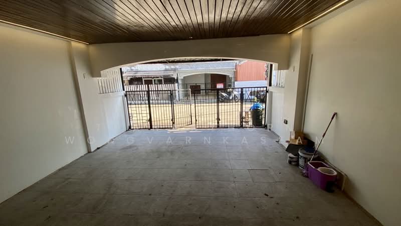 Baan Klang Muang Ladprao-Yothin Phatthana, Bangkok, Soi Baan Klang Muang Ladprao-Yothin Phatthana, Lat Phrao, Lat Phrao, Bangkok, 2 Bedrooms, 180 sqm, Townhouse For Rent, by Thananthorn Wongvarnkaseam, 500217121 - DDproperty.com