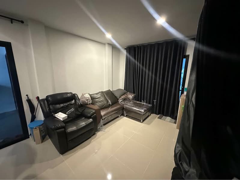 Lumpini Townplace Sukhumvit-Srinakarin, Samut Prakan, Samrong Nua, Muang Samut Prakarn, Samut Prakan, 3 Bedrooms, 163 sqm, Townhouse For Sale, by NR AGENT, 500217135 - DDproperty.com