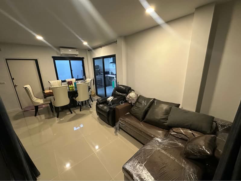 Lumpini Townplace Sukhumvit-Srinakarin, Samut Prakan, Samrong Nua, Muang Samut Prakarn, Samut Prakan, 3 Bedrooms, 163 sqm, Townhouse For Sale, by NR AGENT, 500217135 - DDproperty.com