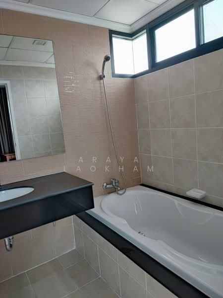 Supalai Casa Riva, Bangkok, 780 Charoenkrung Road, Bang Kho Laem, Bang Kho Laem, Bangkok, 2 Bedrooms, 109 sqm, Condo For Sale, by Araya Laokham, 500217163 - DDproperty.com