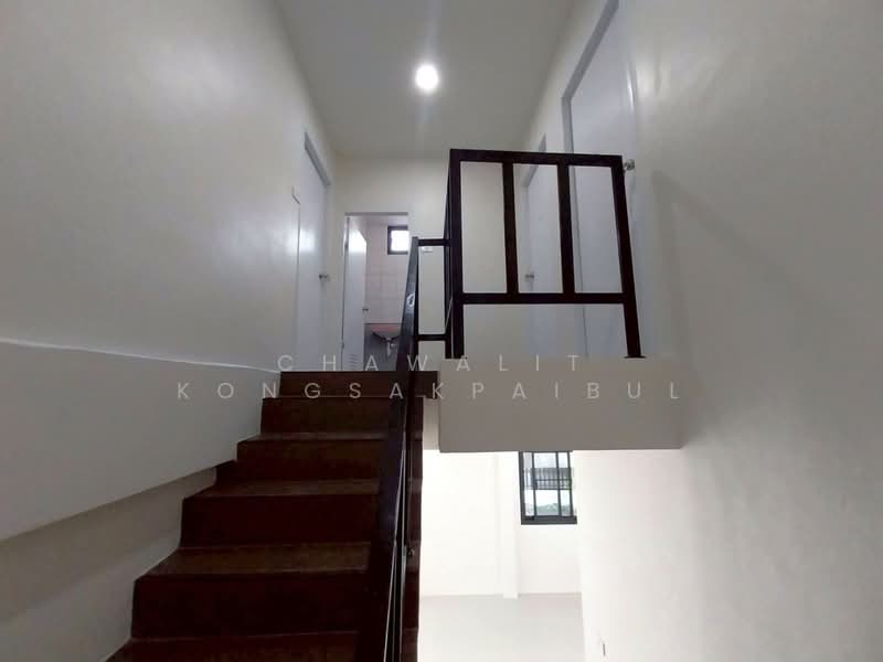 ขาย - ขาย บ้านแฝด หมู่บ้านขจีนุช ถนนราชพฤกษ์ ลาดหลุมแก้ว ปทุมธานี รีโนเวทใหม่ ด้านหลังบ้านติดคลองและทุ่งนา, ปทุมธานี