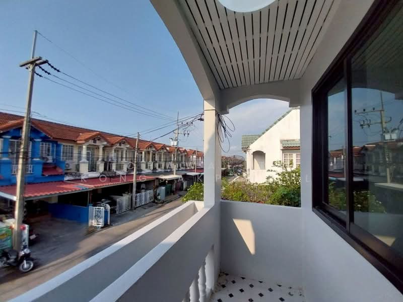 Twin house for sale, Khachinuch Village, Ratchaphruek Road, Lad Lum Kaeo, Pathum Thani., Pathum Thani, ราชพฤกษ์, Khlong Phra Udom, Lat Lum Kaeo, Pathum Thani, 4 Bedrooms, 150 sqm, Semi-Detached House (Twin House) For Sale, by CHAWALIT KONGSAKPAIBUL, 500217223 - DDproperty.com