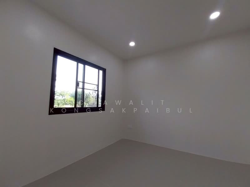 ขาย - ขาย บ้านแฝด หมู่บ้านขจีนุช ถนนราชพฤกษ์ ลาดหลุมแก้ว ปทุมธานี รีโนเวทใหม่ ด้านหลังบ้านติดคลองและทุ่งนา, ปทุมธานี