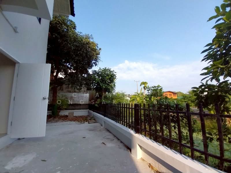 Twin house for sale, Khachinuch Village, Ratchaphruek Road, Lad Lum Kaeo, Pathum Thani., Pathum Thani, ราชพฤกษ์, Khlong Phra Udom, Lat Lum Kaeo, Pathum Thani, 4 Bedrooms, 150 sqm, Semi-Detached House (Twin House) For Sale, by CHAWALIT KONGSAKPAIBUL, 500217223 - DDproperty.com
