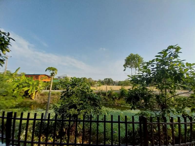 Twin house for sale, Khachinuch Village, Ratchaphruek Road, Lad Lum Kaeo, Pathum Thani., Pathum Thani, ราชพฤกษ์, Khlong Phra Udom, Lat Lum Kaeo, Pathum Thani, 4 Bedrooms, 150 sqm, Semi-Detached House (Twin House) For Sale, by CHAWALIT KONGSAKPAIBUL, 500217223 - DDproperty.com