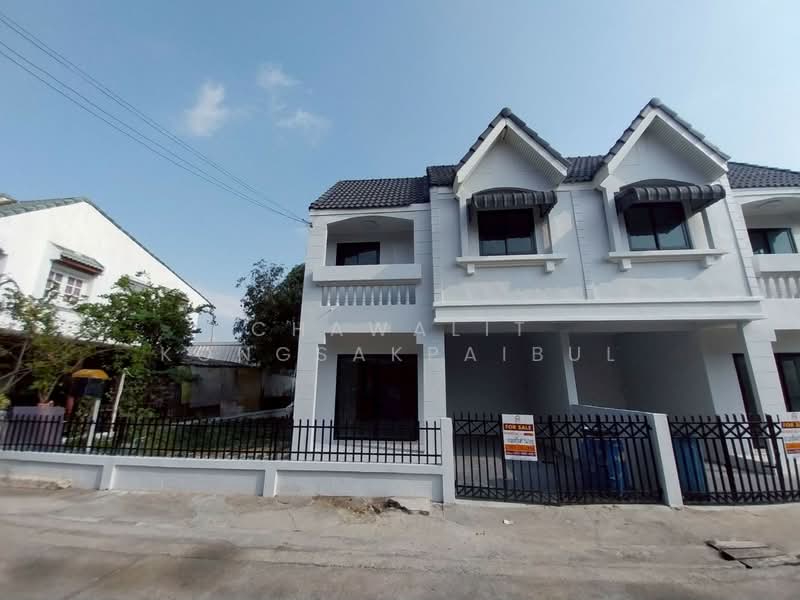 Twin house for sale, Khachinuch Village, Ratchaphruek Road, Lad Lum Kaeo, Pathum Thani., Pathum Thani, ราชพฤกษ์, Khlong Phra Udom, Lat Lum Kaeo, Pathum Thani, 4 Bedrooms, 150 sqm, Semi-Detached House (Twin House) For Sale, by CHAWALIT KONGSAKPAIBUL, 500217223 - DDproperty.com