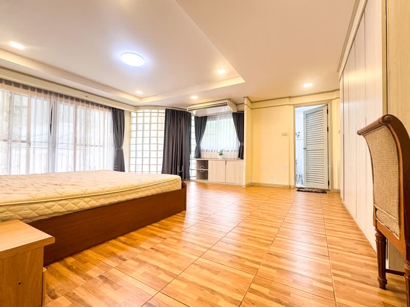 D.H.Grand Tower, Bangkok, Soi Prommit, Khlong Tan Nua, Watthana, Bangkok, 3 Bedrooms, 280 sqm, Condo For Rent, by HOMEPLUS REALTY - คุณของขวัญ, 500217228 - DDproperty.com