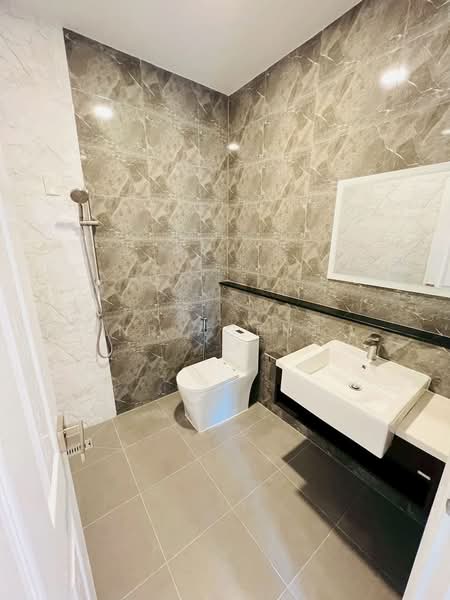 ทาวน์โฮม ติดถนน สนามบินน้ำ-นนทบุรี, Nonthaburi, Tha-Sai, Muang Nonthaburi, Nonthaburi, 3 Bedrooms, 100 sqm, Townhouse For Sale, by NR AGENT, 500217238 - DDproperty.com