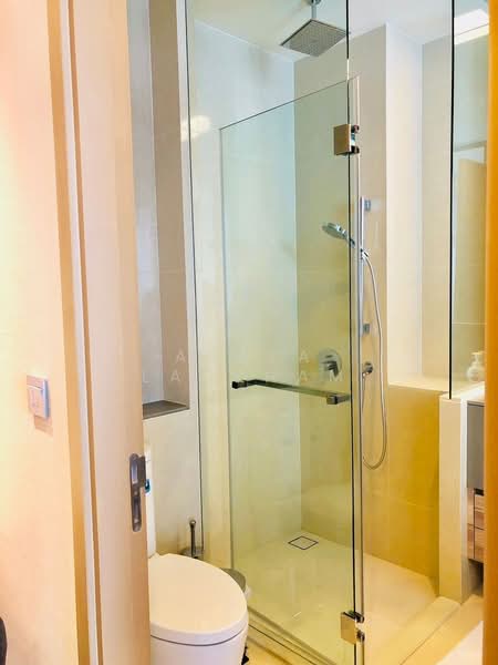 The Esse Asoke, Bangkok, 333 Soi Sukhumvit 21, Sukhumvit Road, Khlongtoei Nua, Watthana, Bangkok, 1 Bedroom, 29 sqm, Condo For Sale, by Araya Laokham, 500217247 - DDproperty.com