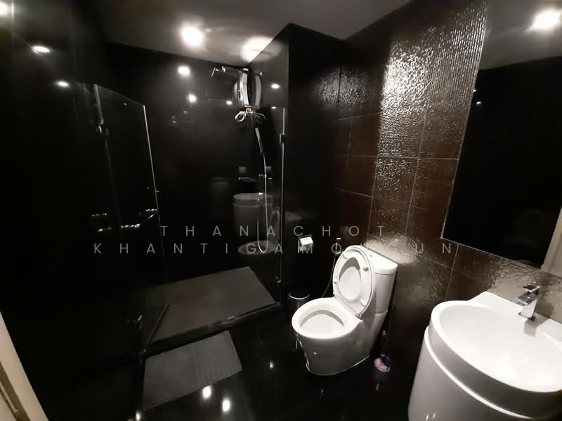 Rhythm Sukhumvit 36-38, Bangkok, 55 Soi Sukhumvit 36, Sukhumvit Road, Phra Kanong, Khlong Toei, Bangkok, 2 Bedrooms, 54 sqm, Condo For Sale, by Thanachot Khantigamongun, 500217331 - DDproperty.com