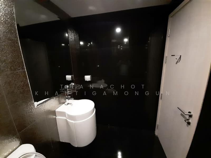 Rhythm Sukhumvit 36-38, Bangkok, 55 Soi Sukhumvit 36, Sukhumvit Road, Phra Kanong, Khlong Toei, Bangkok, 2 Bedrooms, 54 sqm, Condo For Sale, by Thanachot Khantigamongun, 500217331 - DDproperty.com