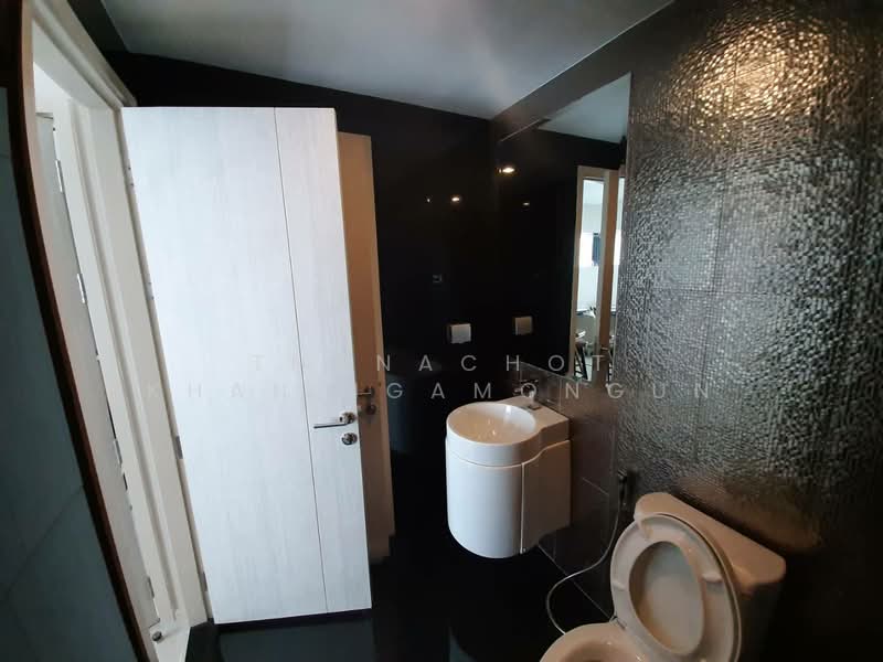 Rhythm Sukhumvit 36-38, Bangkok, 55 Soi Sukhumvit 36, Sukhumvit Road, Phra Kanong, Khlong Toei, Bangkok, 2 Bedrooms, 54 sqm, Condo For Sale, by Thanachot Khantigamongun, 500217331 - DDproperty.com