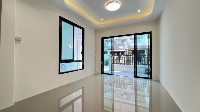 Moobaan Nattakan Phetkasem 112, Bangkok, Soi Petchkasem 112, Nong Kang Plu, Nong Khaem, Bangkok, 4 Bedrooms, 144 sqm, Townhouse For Sale, by Poonyaporn Veerabulyarit, 500217398 - DDproperty.com