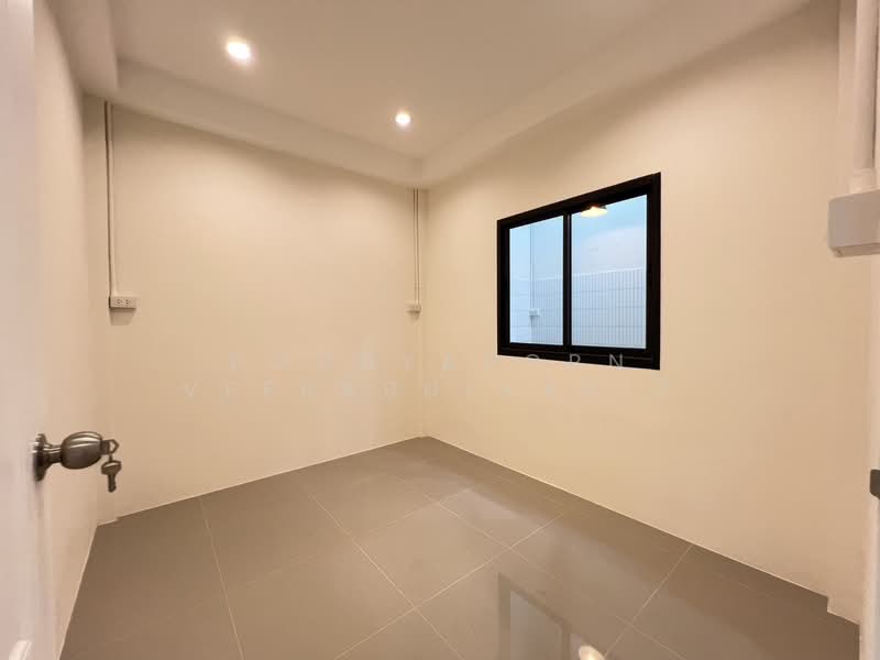 Moobaan Nattakan Phetkasem 112, Bangkok, Soi Petchkasem 112, Nong Kang Plu, Nong Khaem, Bangkok, 4 Bedrooms, 144 sqm, Townhouse For Sale, by Poonyaporn Veerabulyarit, 500217398 - DDproperty.com