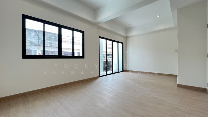 Moobaan Nattakan Phetkasem 112, Bangkok, Soi Petchkasem 112, Nong Kang Plu, Nong Khaem, Bangkok, 4 Bedrooms, 144 sqm, Townhouse For Sale, by Poonyaporn Veerabulyarit, 500217398 - DDproperty.com