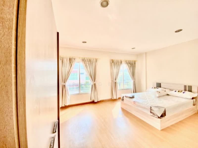 Urbanion Rama 9-Wongwaen, Bangkok, 80 Krungthep Kreetha Road, Saphan Sung, Saphan Sung, Bangkok, 3 Bedrooms, 180 sqm, Townhouse For Rent, by NR AGENT, 500217406 - DDproperty.com