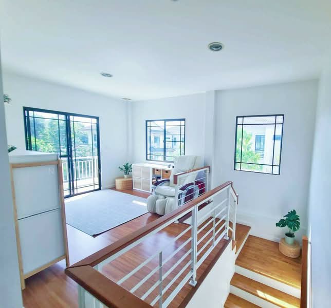 Mantana Lake Watcharapol, Bangkok, Sukhaphiban 5 Road, O-Ngoen, Sai Mai, Bangkok, 4 Bedrooms, 360 sqm, Single Detached House For Rent, by Nusara Rongtran, 500217432 - DDproperty.com