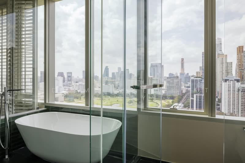 185 Rajadamri, Bangkok, 185 Rajadamri Road, Lumphini, Pathum Wan, Bangkok, 4 Bedrooms, 387 sqm, Condo For Sale, by Eddy Mah Wei Keat (Woody), 500217451 - Master En-suite with City View - DDproperty.com