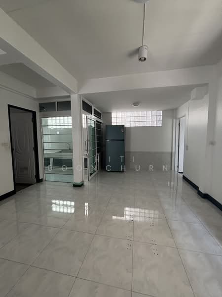 For Rent - Detached House, Near KIS International School, Huai Khwang, Bangkok
