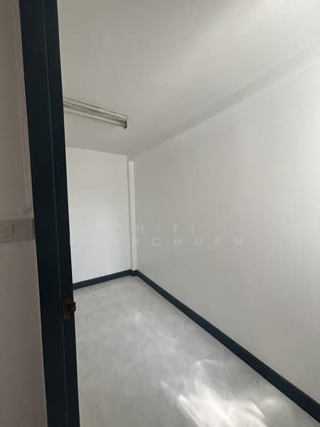 For Rent - Detached House, Near KIS International School, Huai Khwang, Bangkok