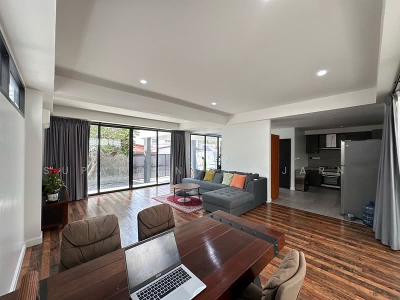 บ้านเดี่ยวสร้างเอง ลาดพร้าว 80, กรุงเทพ, วังทองหลาง, วังทองหลาง, กรุงเทพ, 300 ตร.ม., บ้านเดี่ยว ให้เช่า, โดย Supaporn Sekajarn, 500217466 - DDproperty.com