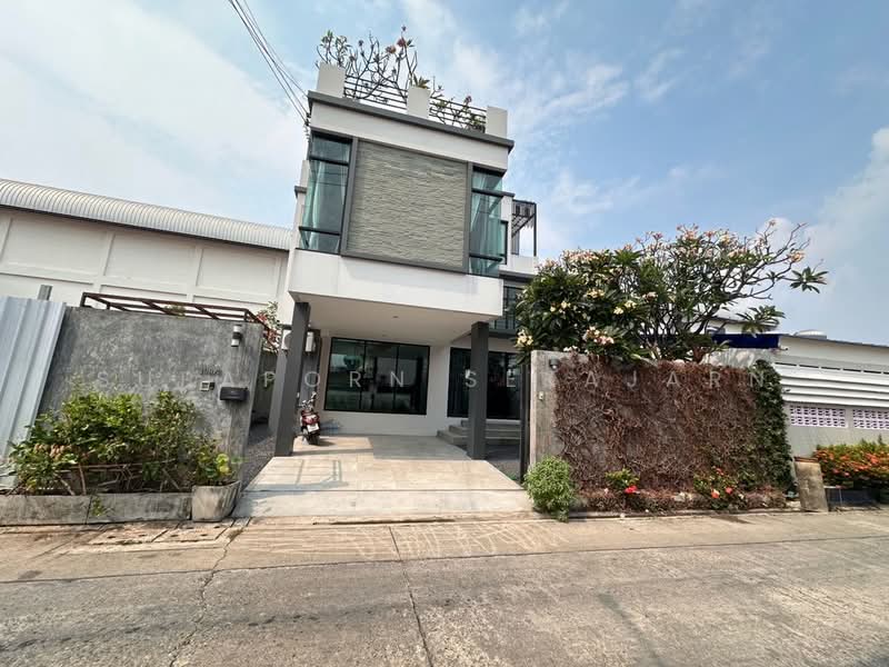 บ้านเดี่ยวสร้างเอง ลาดพร้าว 80, Bangkok, Wang Thonglang, Wang Thonglang, Bangkok, 3 Bedrooms, 300 sqm, Single Detached House For Rent, by Supaporn Sekajarn, 500217466 - DDproperty.com