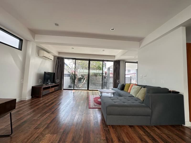 บ้านเดี่ยวสร้างเอง ลาดพร้าว 80, Bangkok, Wang Thonglang, Wang Thonglang, Bangkok, 3 Bedrooms, 300 sqm, Single Detached House For Rent, by Supaporn Sekajarn, 500217466 - DDproperty.com